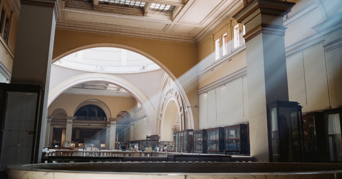 Interior photograph of Cairo's museum of Egyptian antiquities.