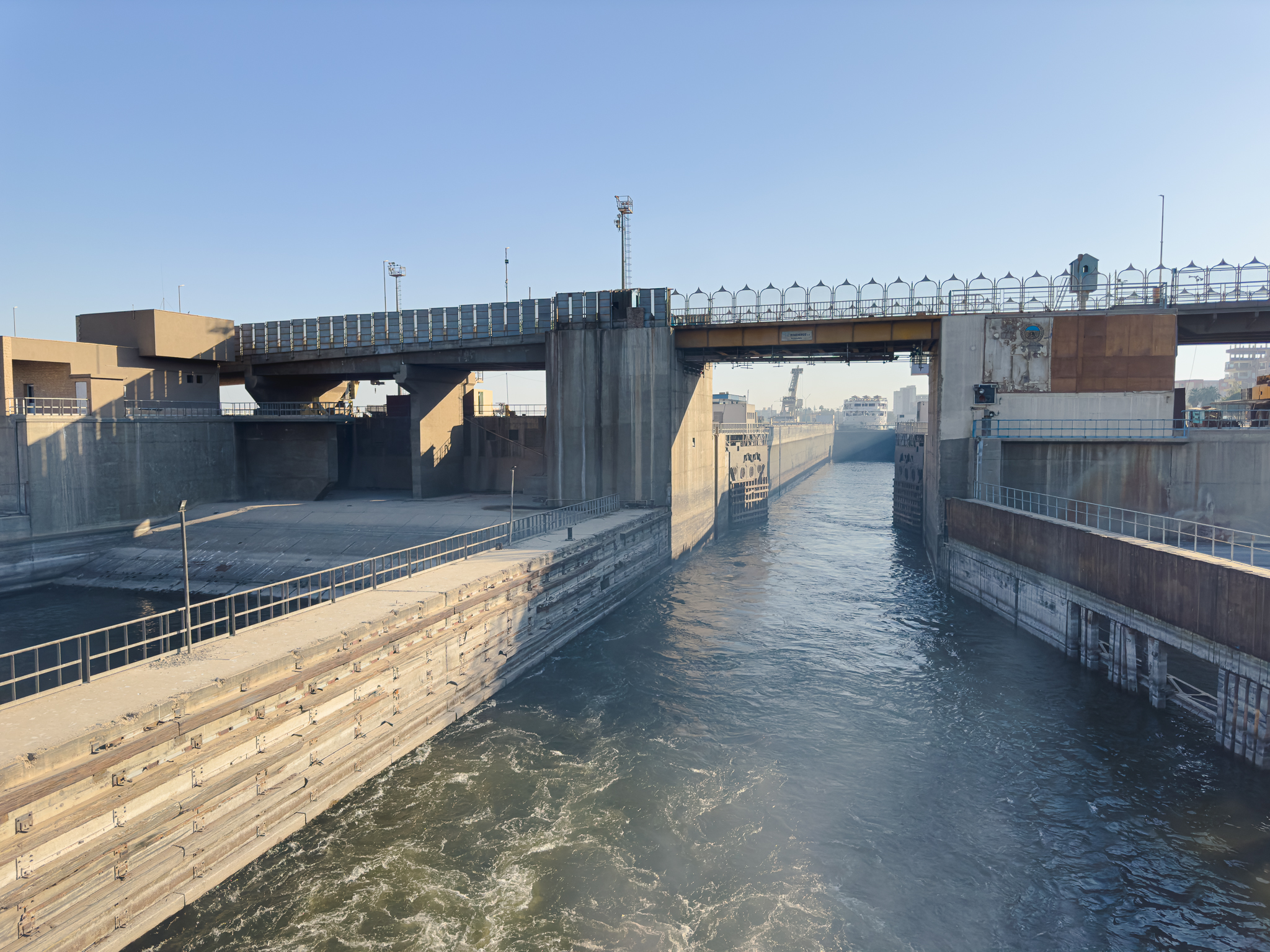 Leaving the Esna lock